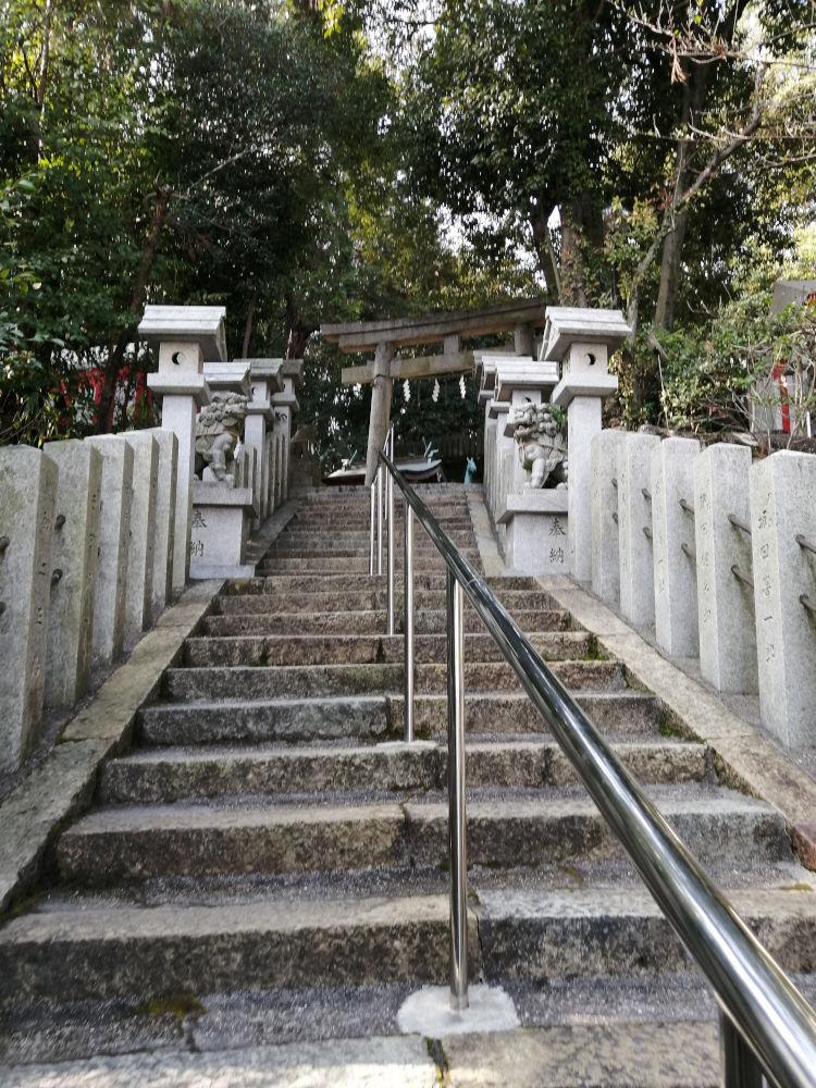 美多彌神社　階段