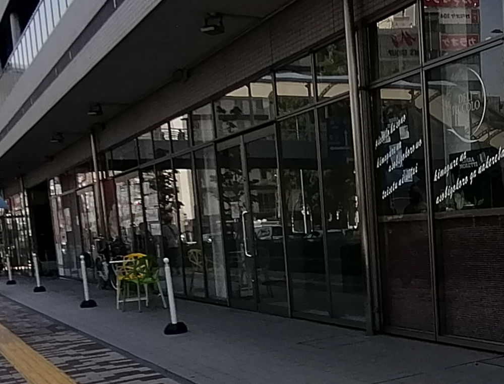 台湾カステラ 四季堂 堺東店跡地　2023年7月11日の写真　まだ空き店舗でした