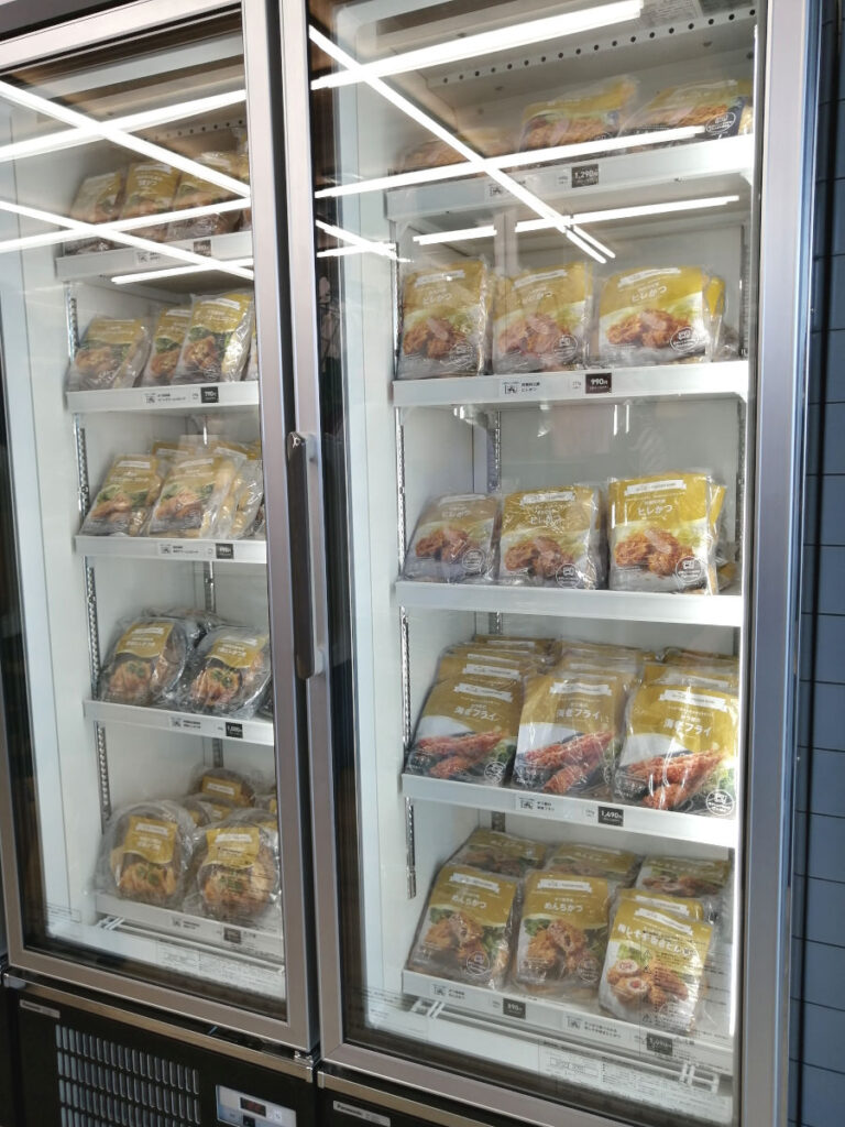FROZEN DOOR　店内の冷凍食品